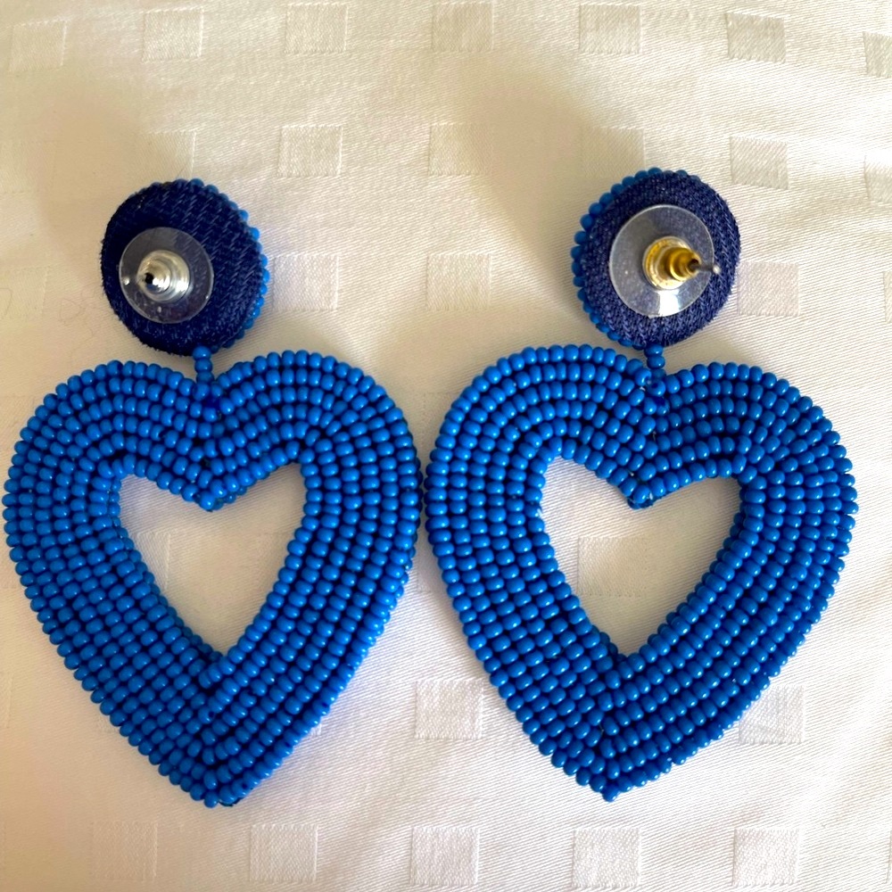 BaubleBar Blue Beaded Heart Earrings Lightweight Eye Catching - Picture 4 of 4